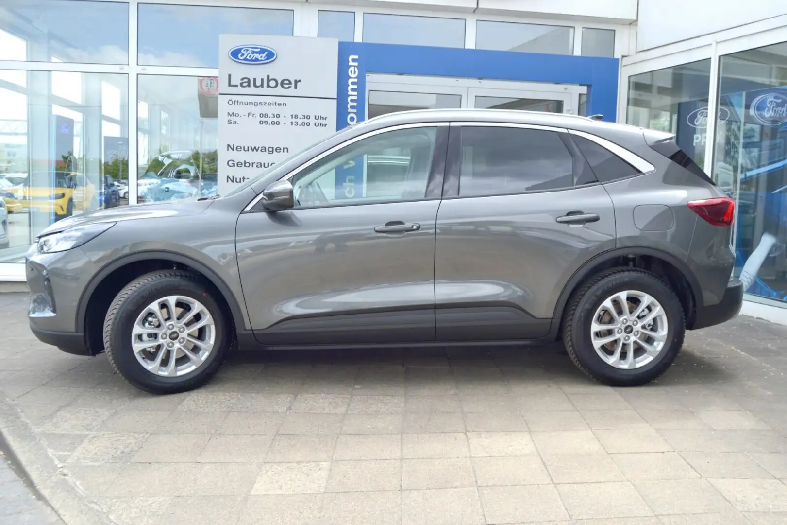 Ford Kuga Kuga 1,5 Titanium Winter+Assist-Paket Navi+Sync LE Grau - 2