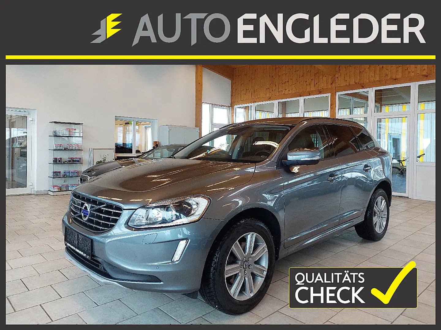 Volvo XC60 D4 Kinetic AWD Geartronic Gris - 1