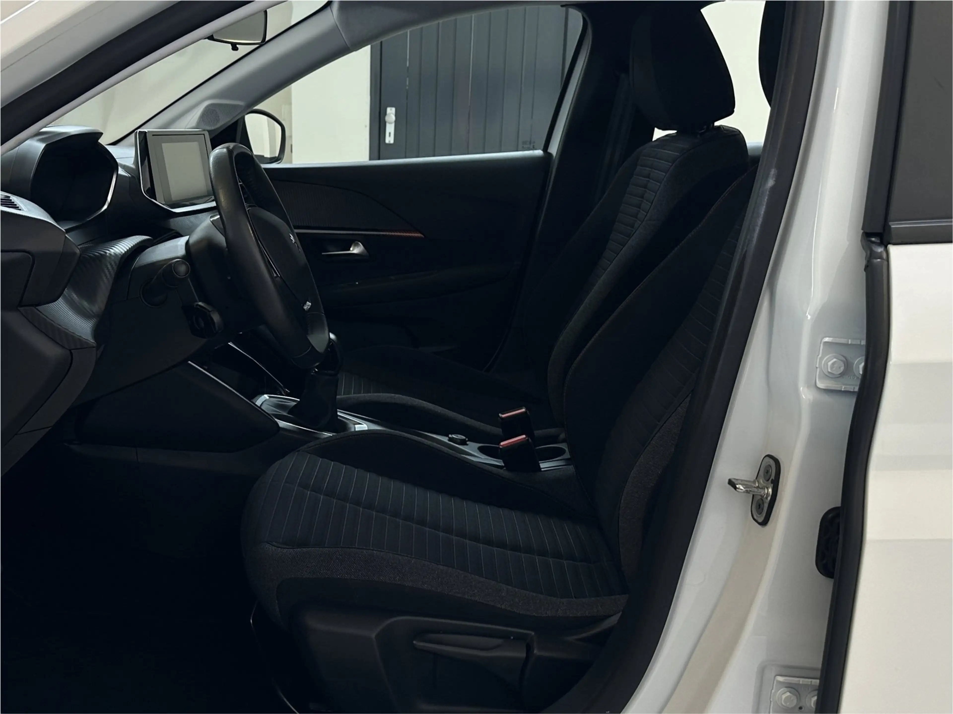 Peugeot 208 1.2 PureTech Active Pack | Apple Carplay/ Android — photo 28