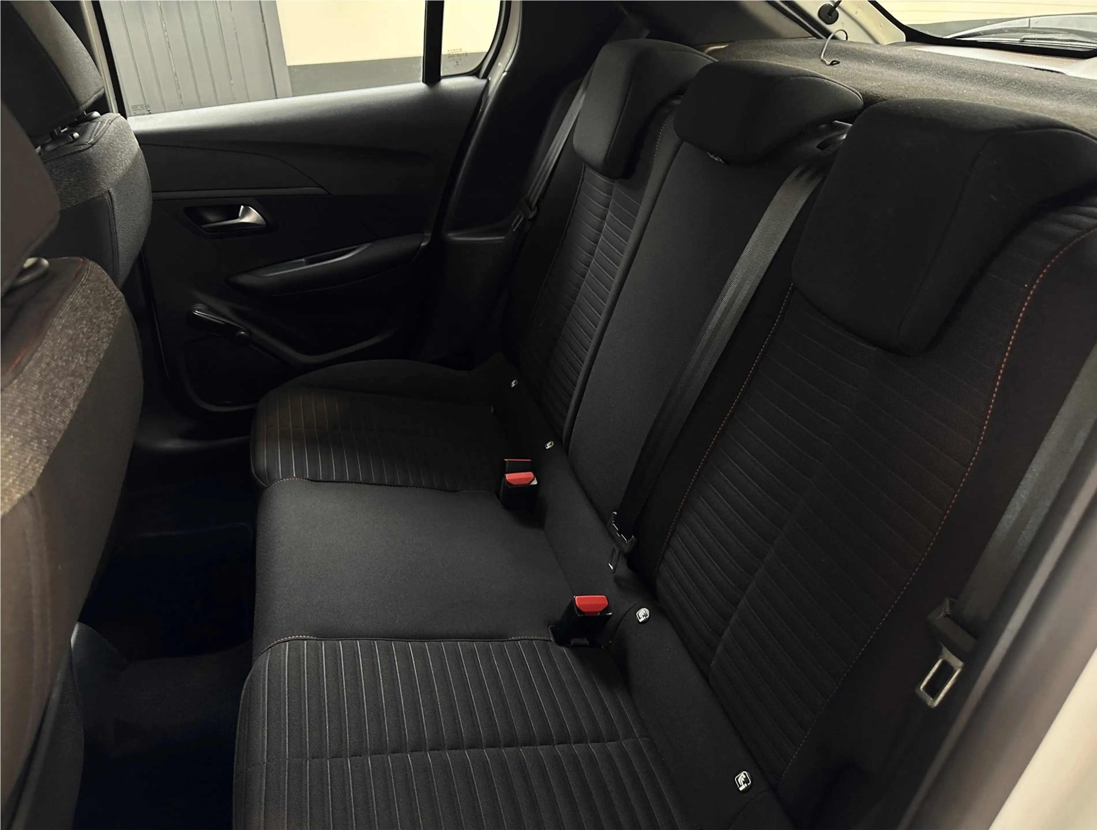 Peugeot 208 1.2 PureTech Active Pack | Apple Carplay/ Android — photo 30