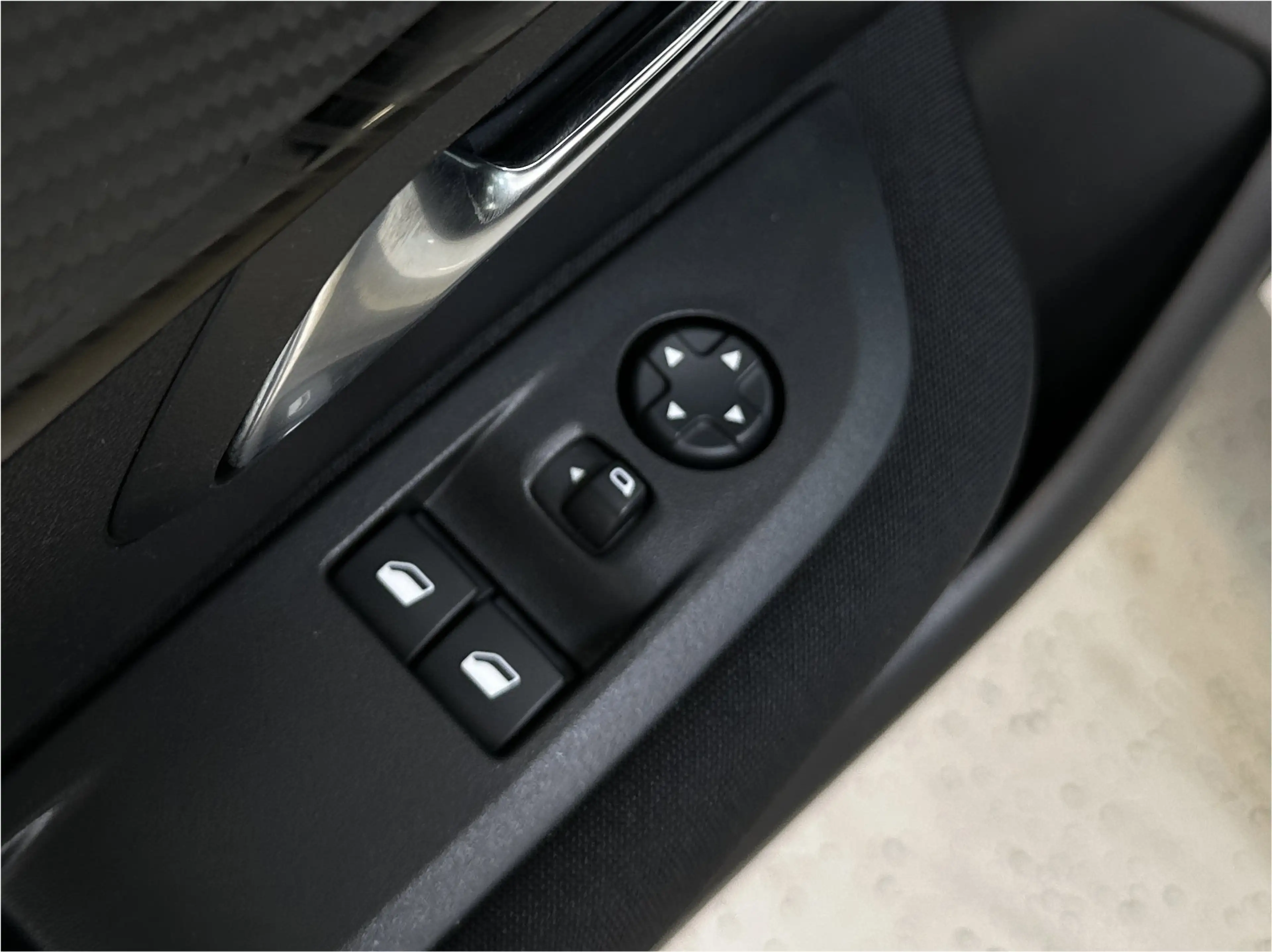 Peugeot 208 1.2 PureTech Active Pack | Apple Carplay/ Android — photo 25