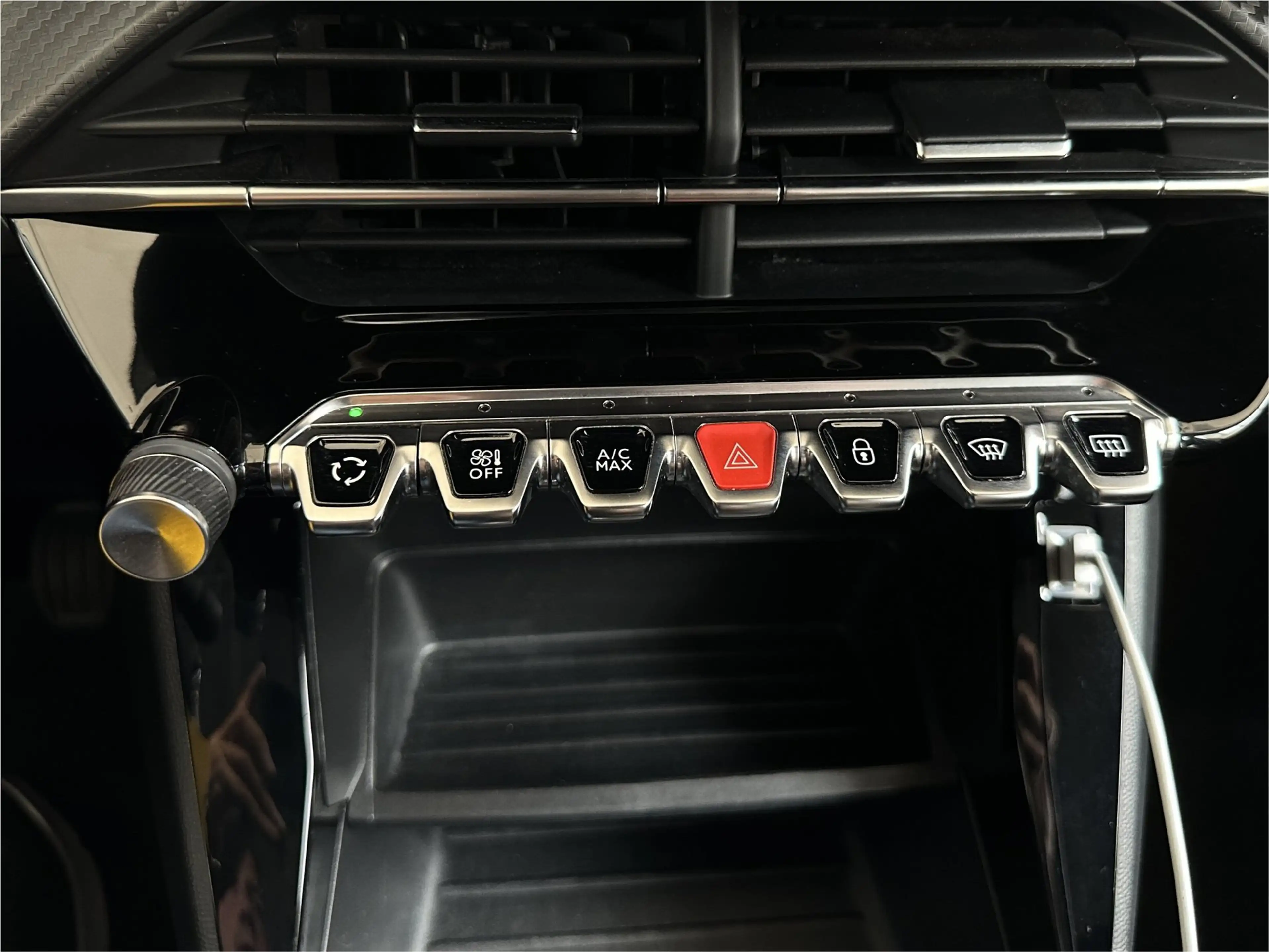 Peugeot 208 1.2 PureTech Active Pack | Apple Carplay/ Android — photo 23