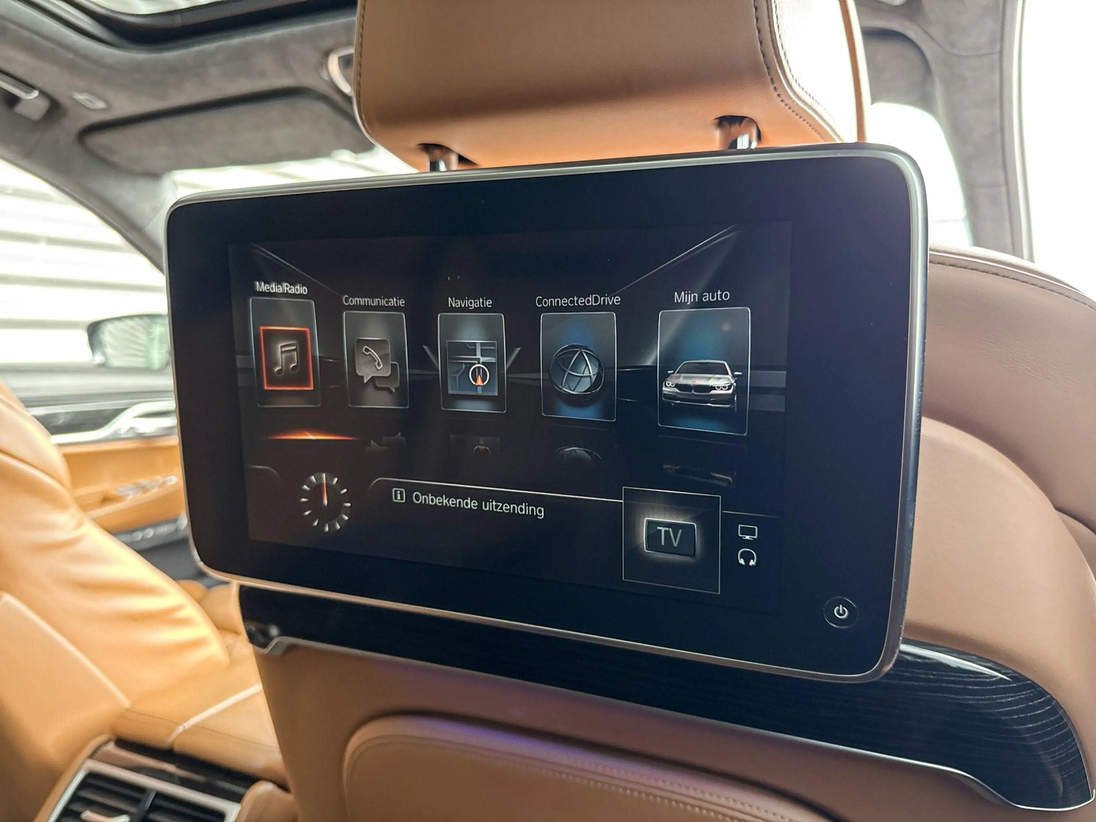 BMW 760 7 Serie M760Li xDrive — photo 13