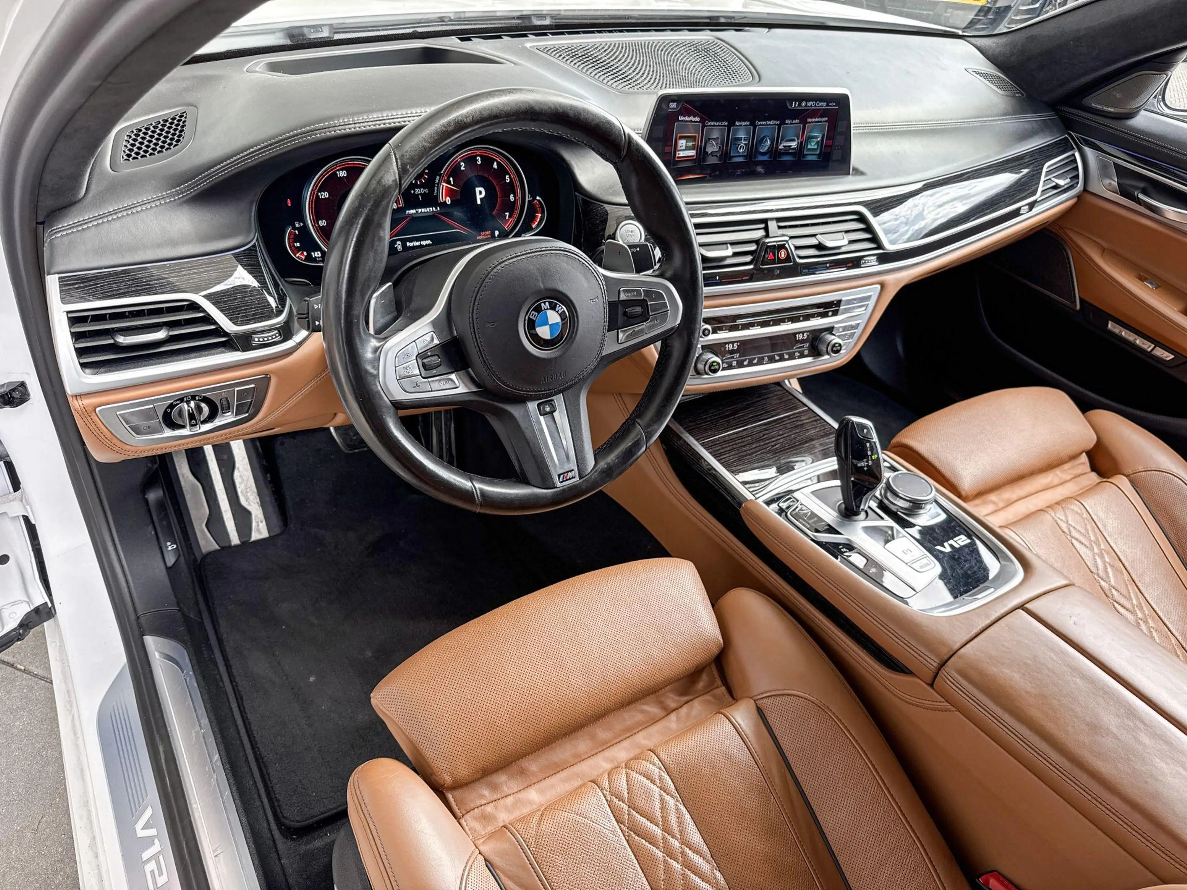 BMW 760 7 Serie M760Li xDrive — photo 7