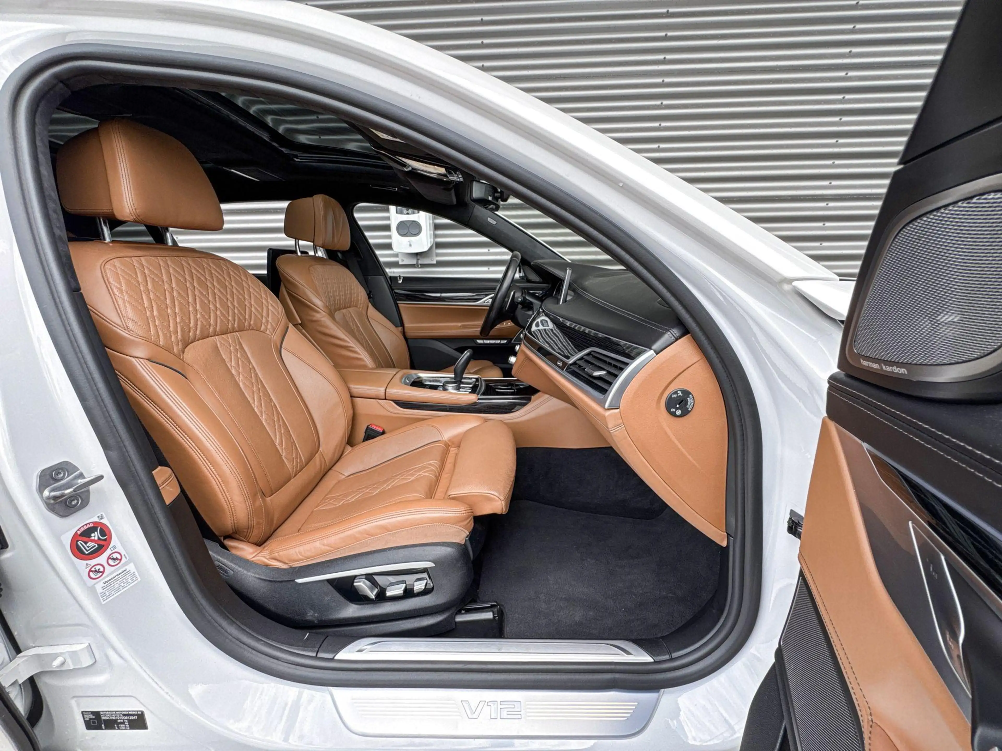 BMW 760 7 Serie M760Li xDrive — photo 8