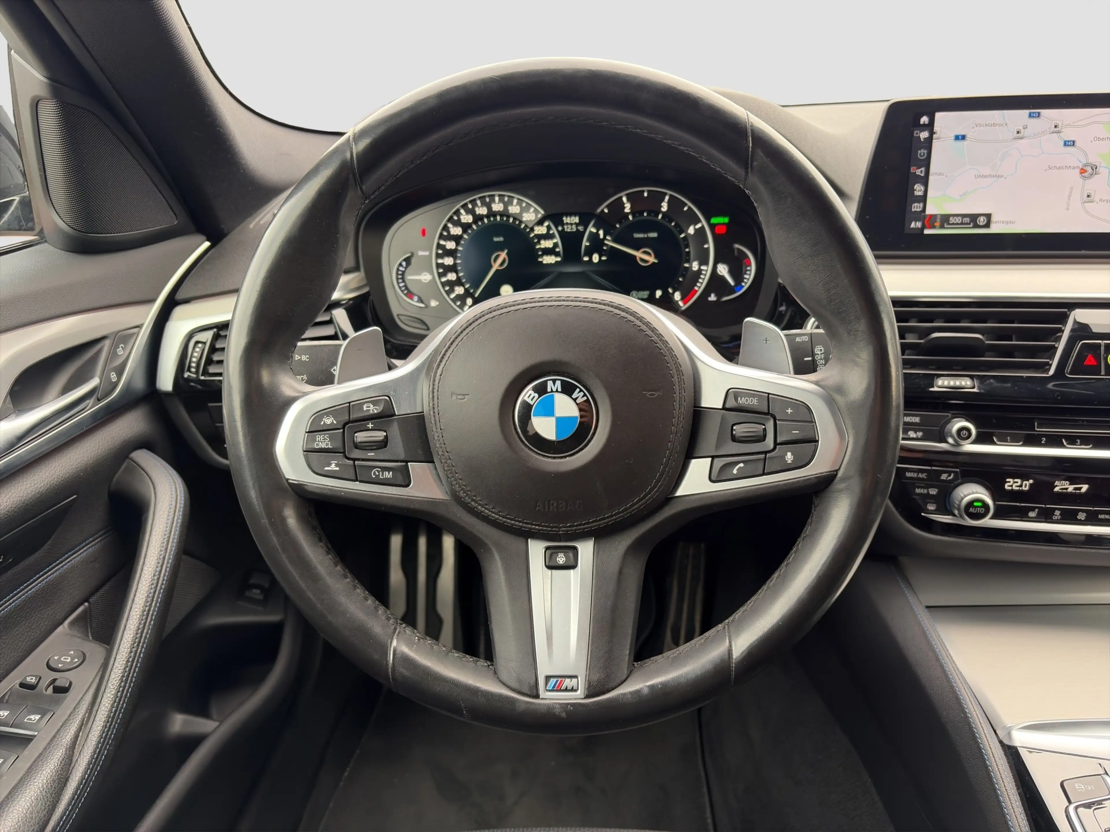 BMW 520 d xDrive Touring M-Sport — photo 8