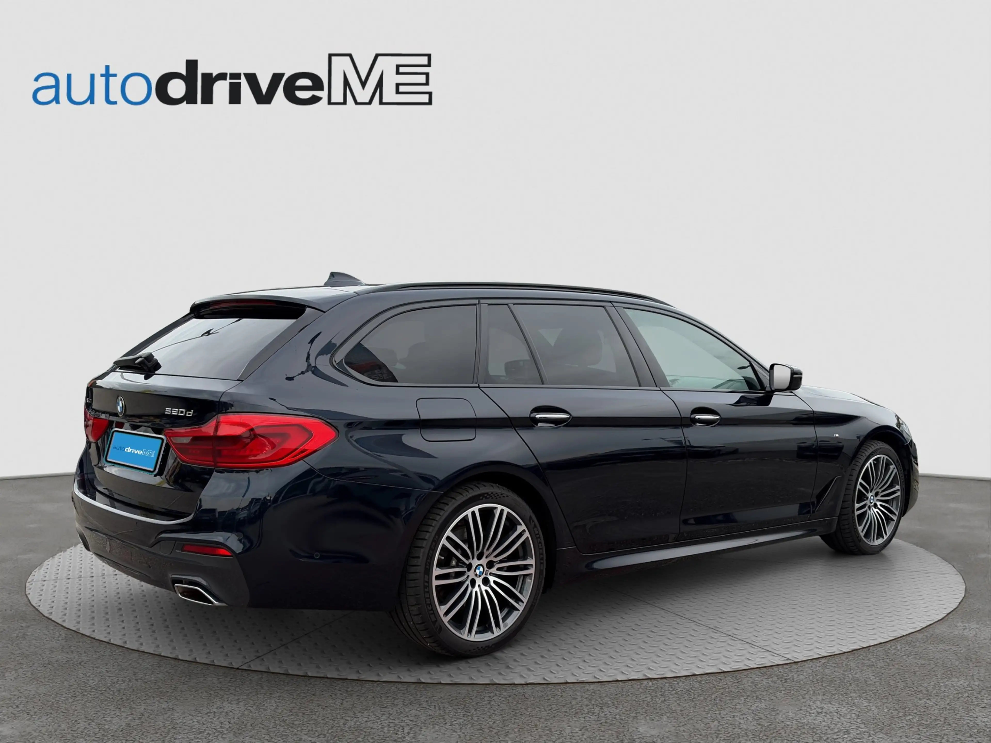 BMW 520 d xDrive Touring M-Sport — photo 5