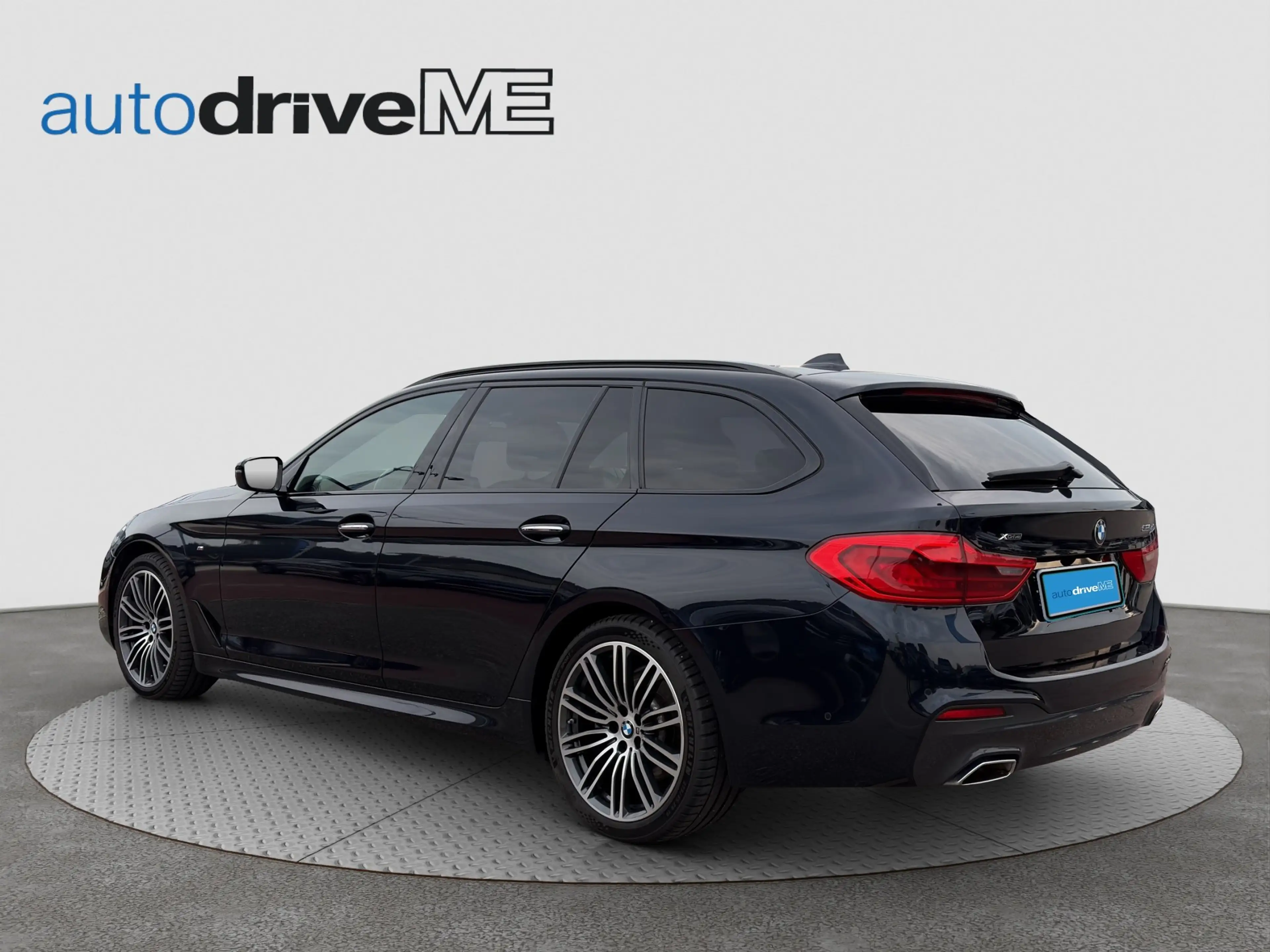 BMW 520 d xDrive Touring M-Sport — photo 3
