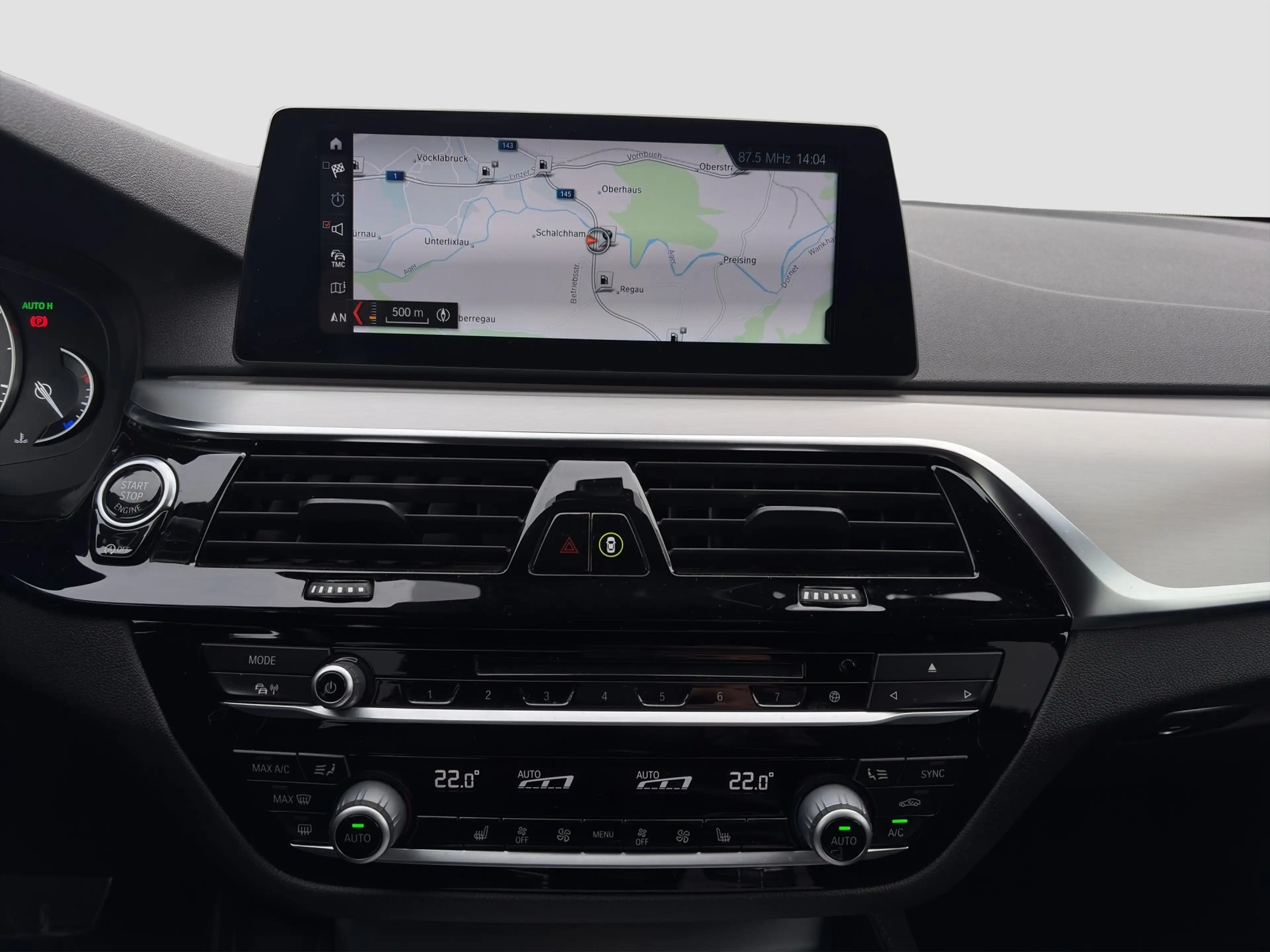 BMW 520 d xDrive Touring M-Sport — photo 14