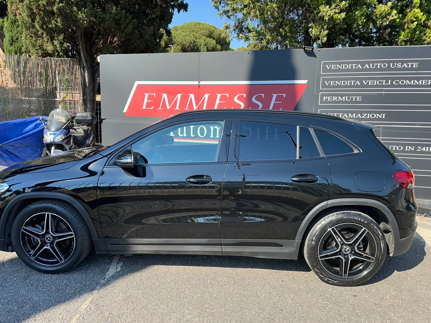 Mercedes-Benz GLA 200 GLA-H247 2020 d Premium auto Schwarz - 2
