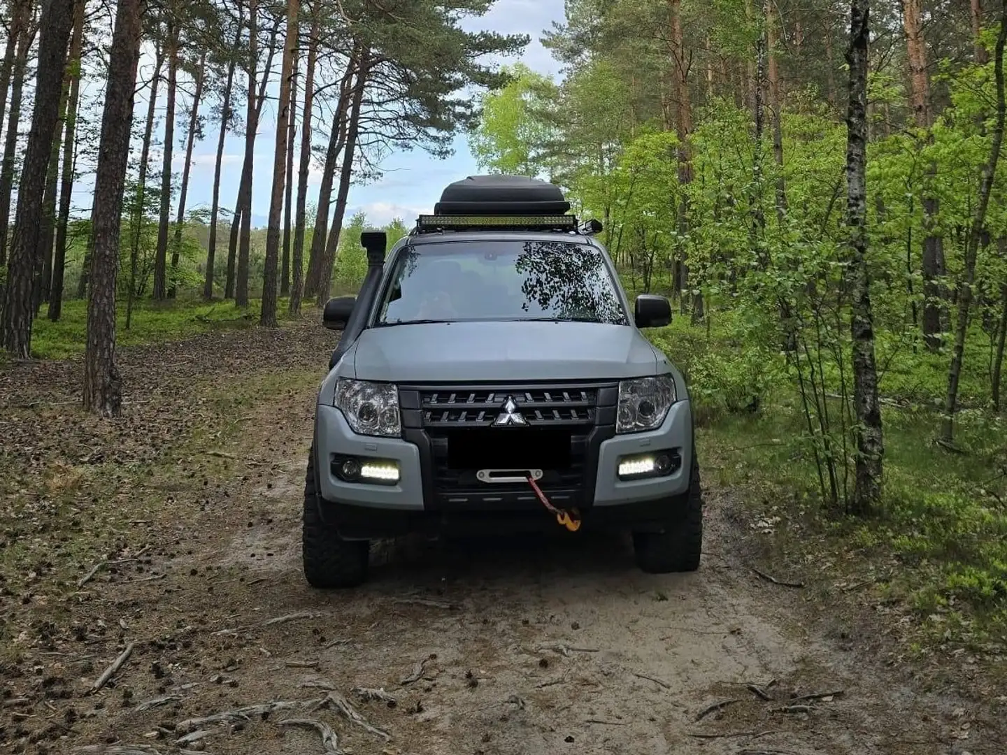 Mitsubishi Pajero Pajero 3.2 DI-D Automatik Instyle Gris - 1