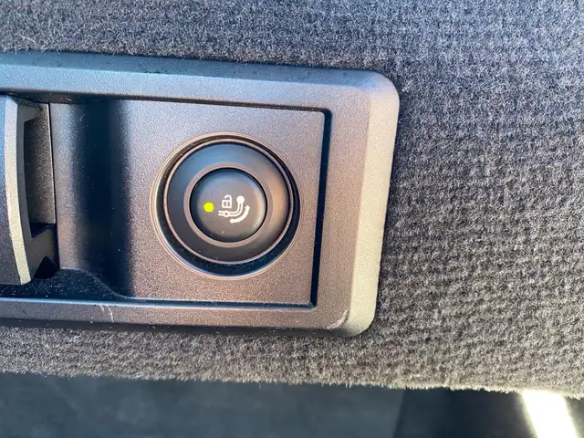 BMW 4 Series view 13