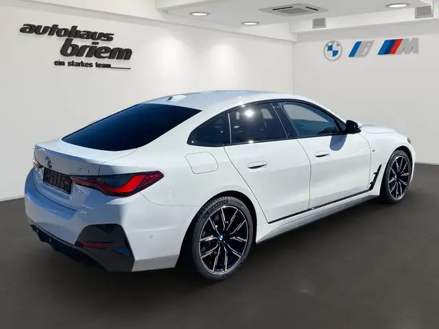 BMW 4 Series view 3