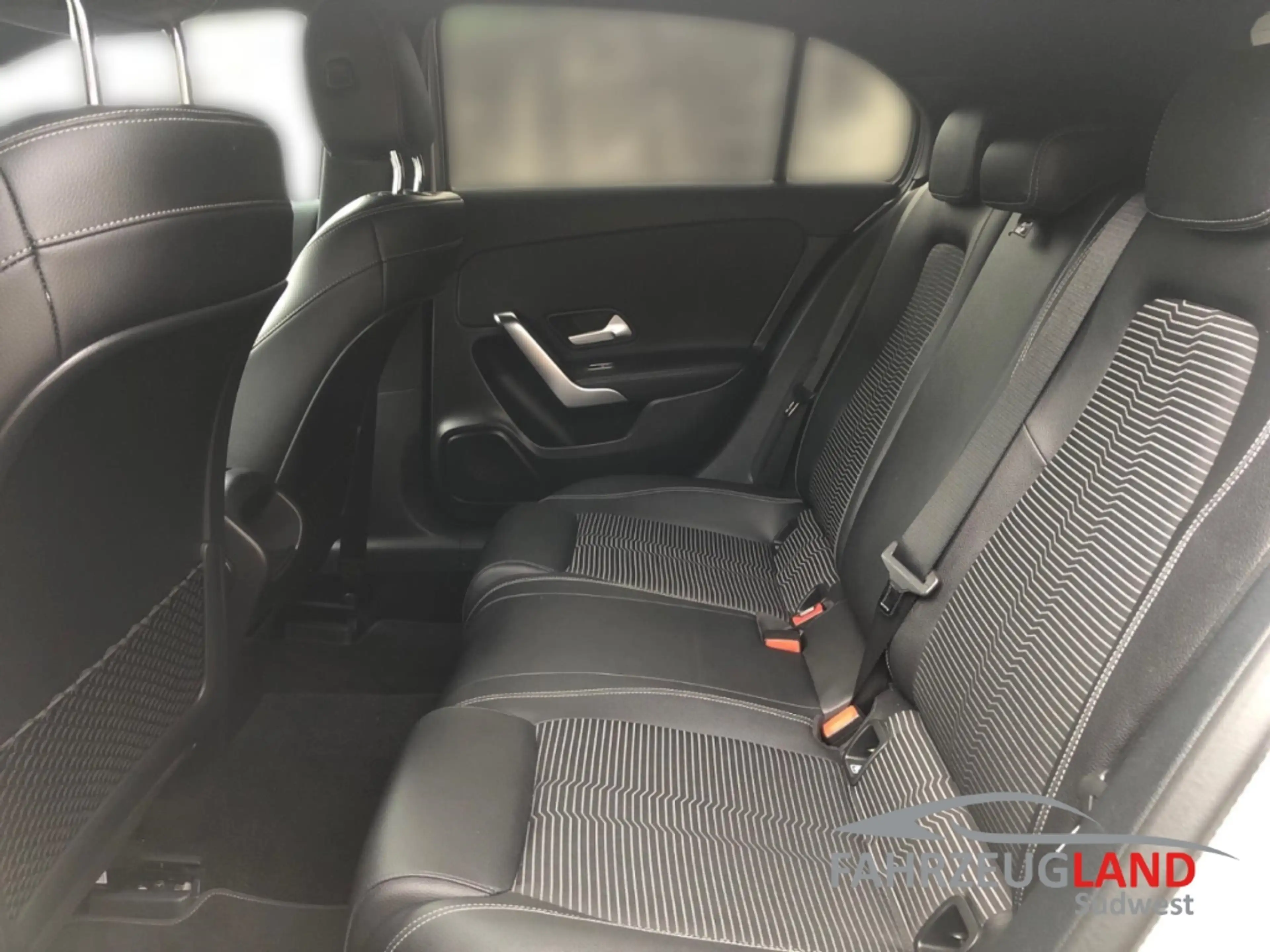 Mercedes-Benz A 250 Navi Premium Business Paket LED-Sch. Media Display — photo 11