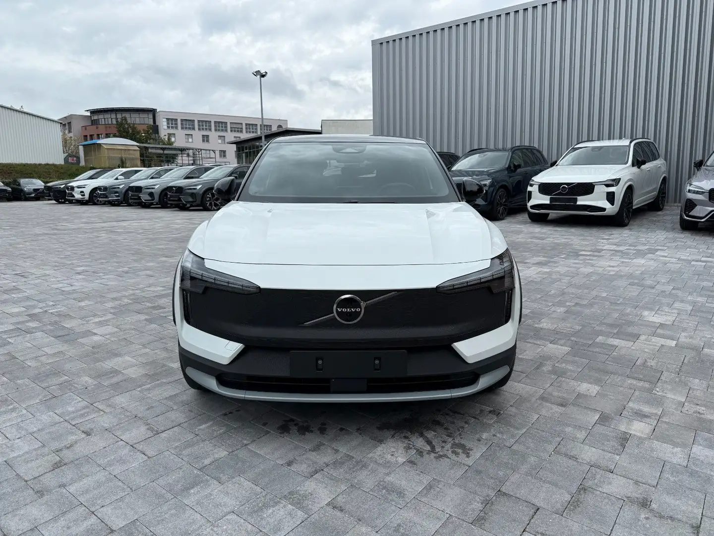 Volvo EX30 CROSS COUNTRY TWIN PERFORMANCE 314kW Weiß - 2
