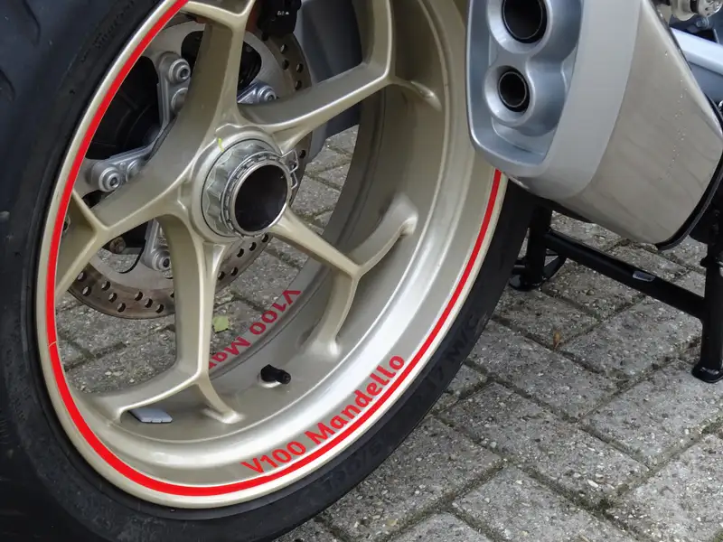 Moto Guzzi V 100 - foto 6