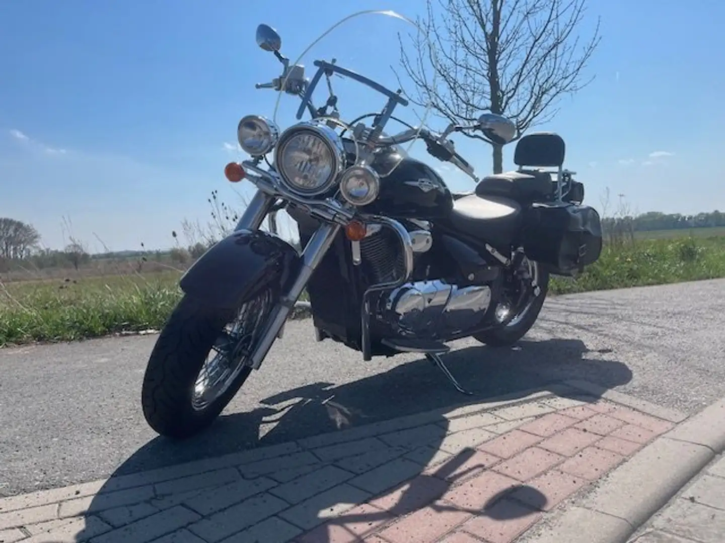 Suzuki Intruder C Schwarz - 2