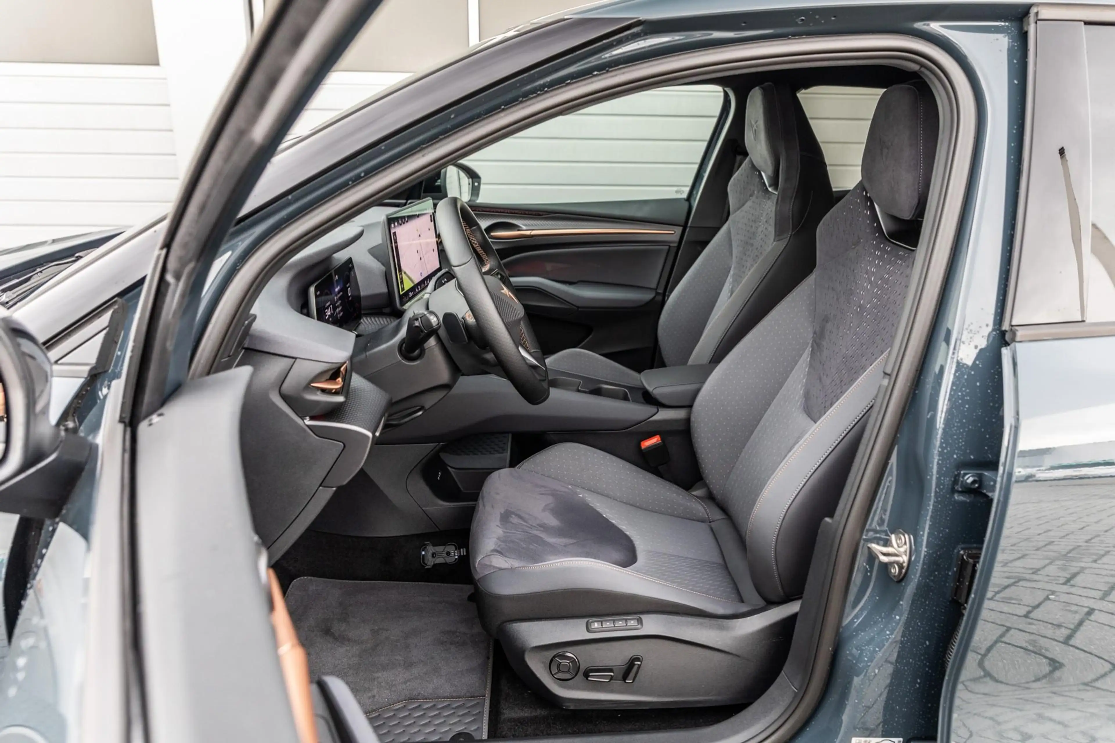 CUPRA Raval 211pk Performance First Edition 56 kWh | Sennheise — photo 4