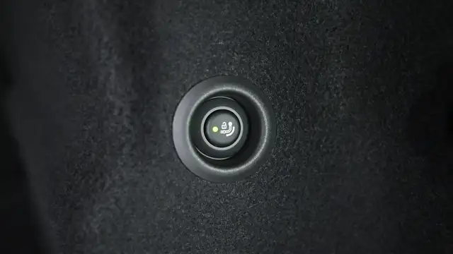 BMW 2 Series view 8