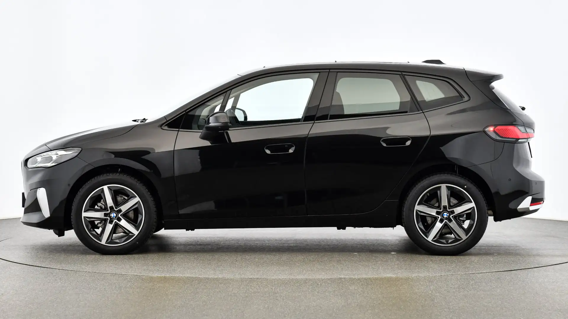 BMW 218 d Active Tourer Schwarz - 2