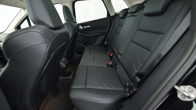 BMW 2 Series view 9