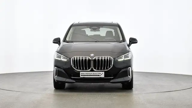 BMW 2 Series view 4
