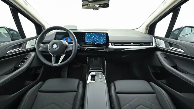 BMW 2 Series view 10