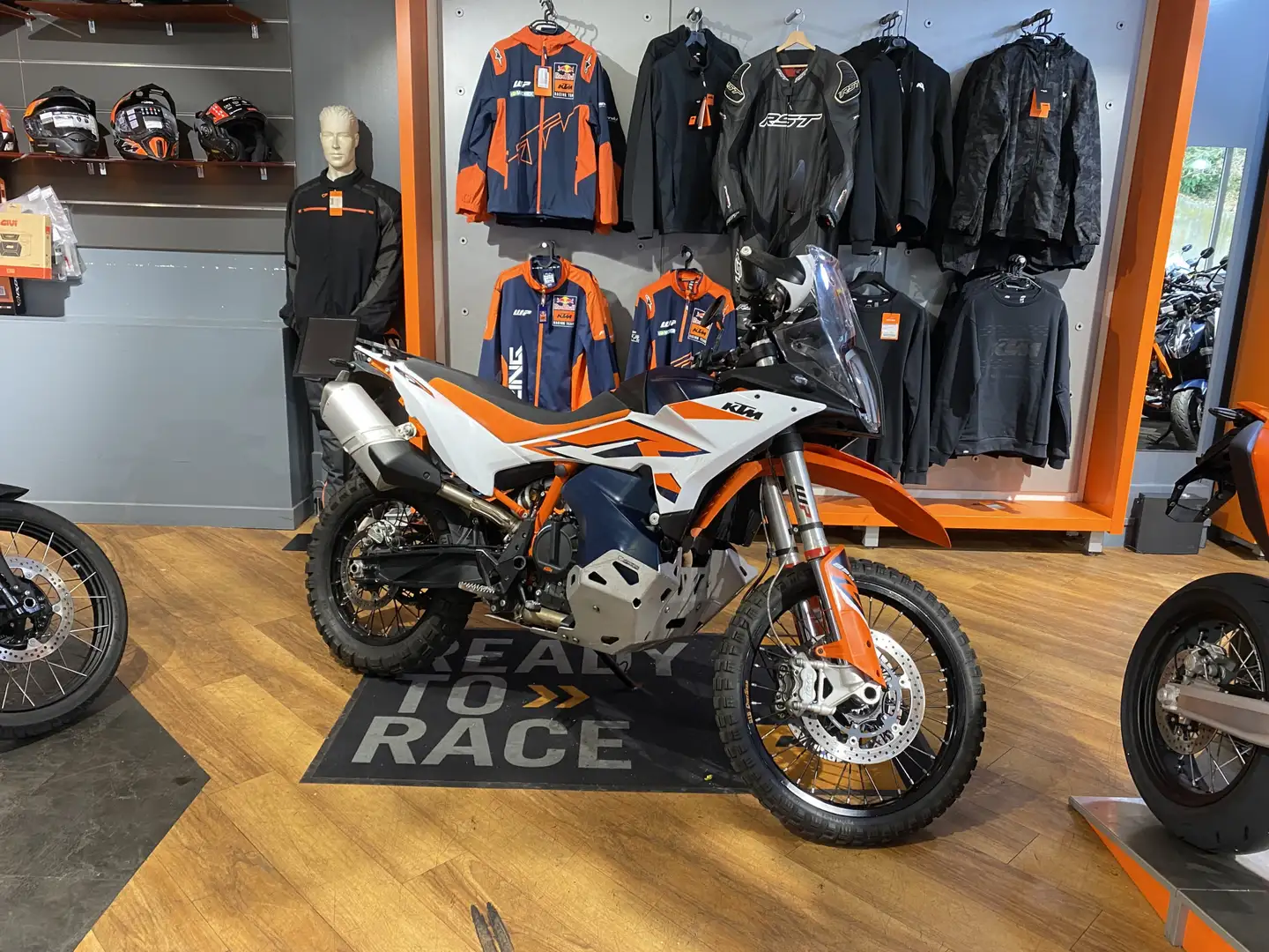 KTM 890 Adventure Blanco - 1