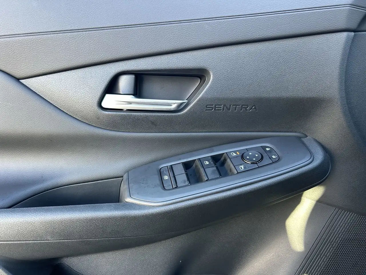 Nissan Sentra снимка Nissan Sentra