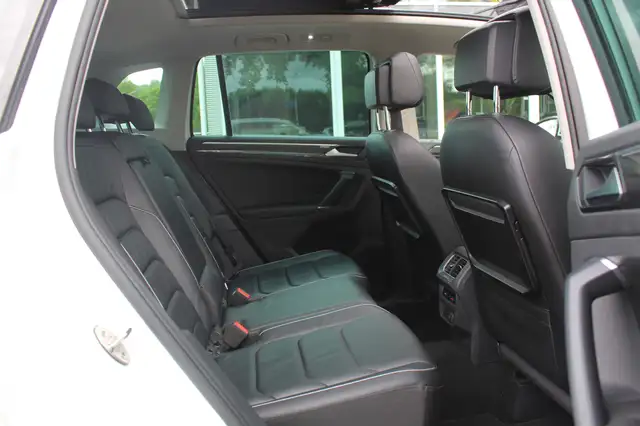 Volkswagen Tiguan view 12