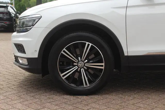 Volkswagen Tiguan view 14