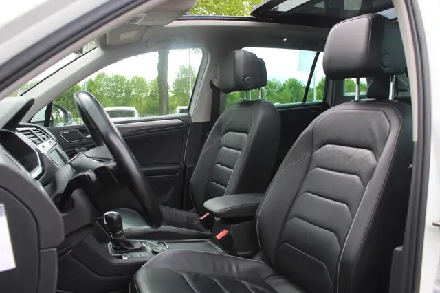 Volkswagen Tiguan view 4