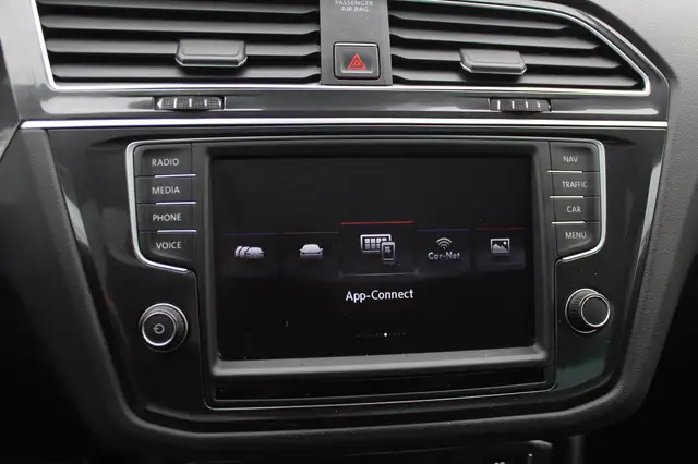 Volkswagen Tiguan view 23