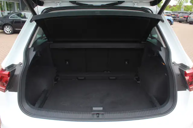 Volkswagen Tiguan view 16