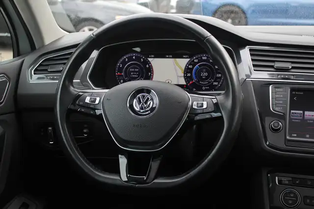Volkswagen Tiguan view 17