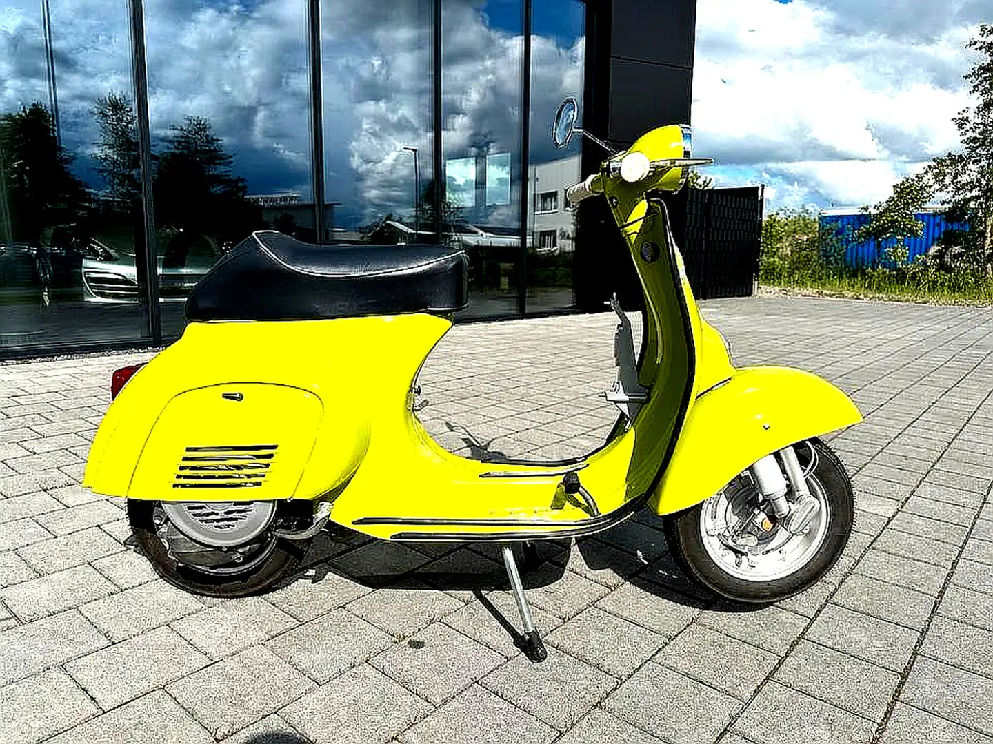 Vespa 50 N Jaune - 2