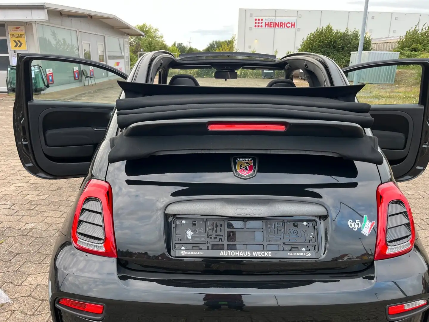 Abarth 695C *Scorpione Nero, Carbon Design* Noir - 2