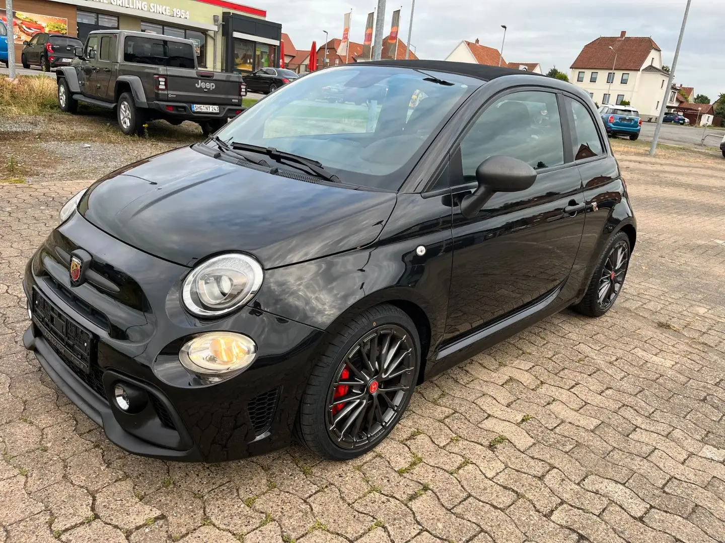 Abarth 695C *Scorpione Nero, Carbon Design* Noir - 1