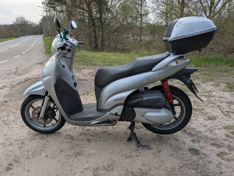 Honda SH 300 - foto 8