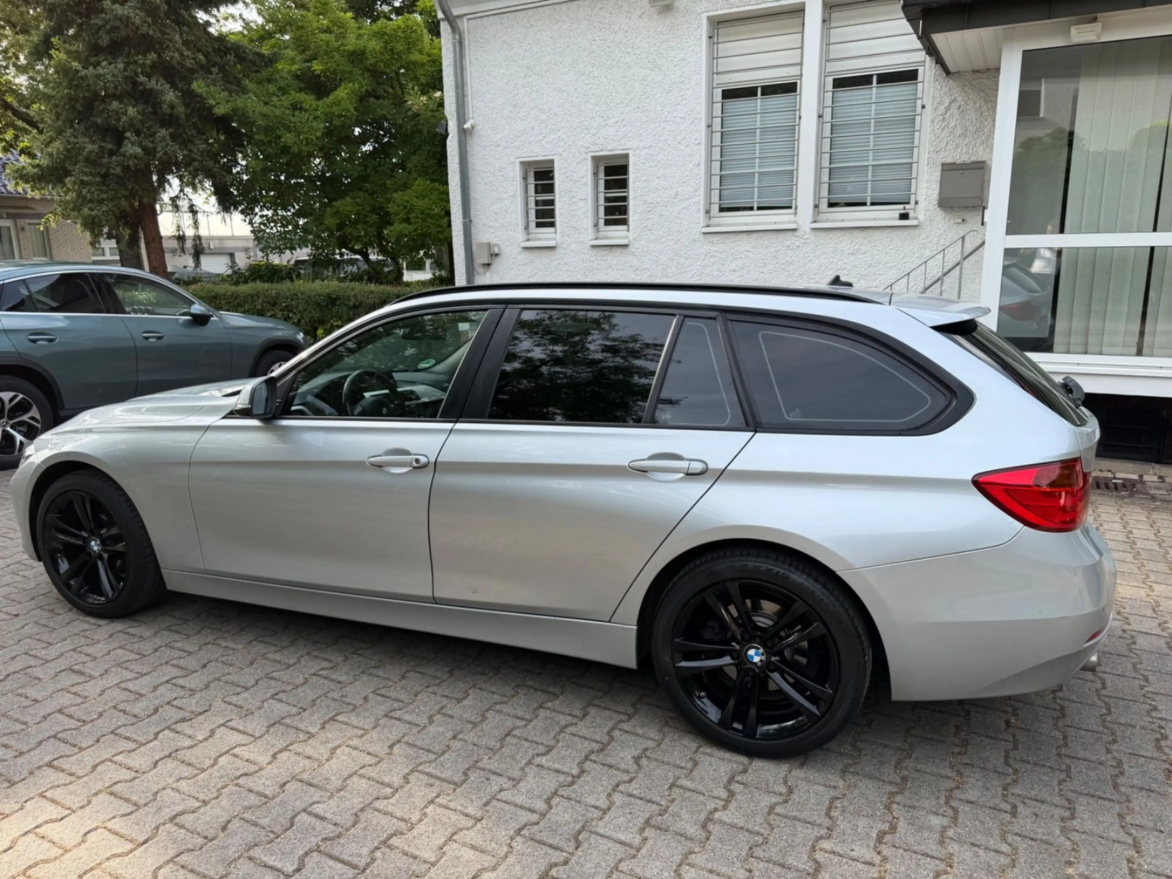 BMW 320 D Touring/18-Zoll M Felgen/ — photo 9