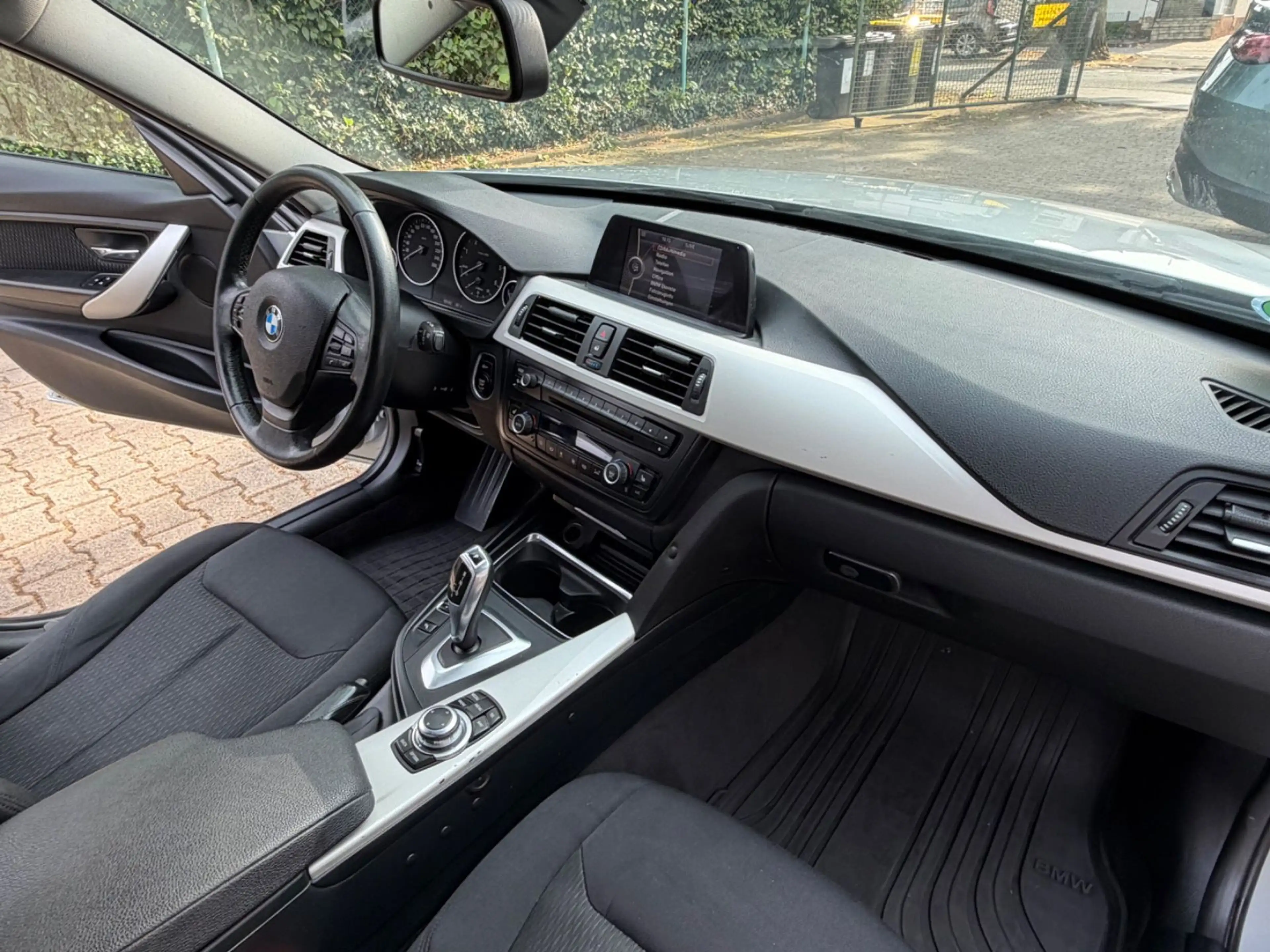 BMW 320 D Touring/18-Zoll M Felgen/ — photo 11