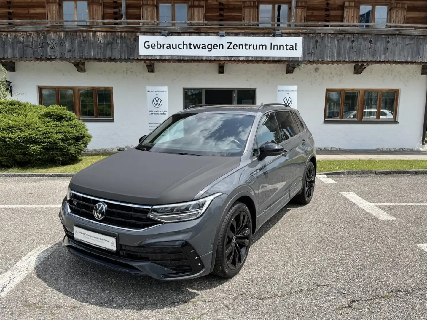 Volkswagen Tiguan 2,0 TDI 4Motion R-Line (BlackStyle+Navi) Klima Grau - 2