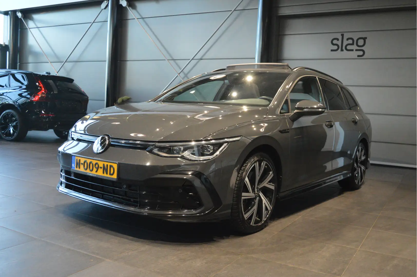 Volkswagen Golf Variant 1.5 eTSI 3X R-LINE navi pano camera trekhaak 18 in Gris - 2
