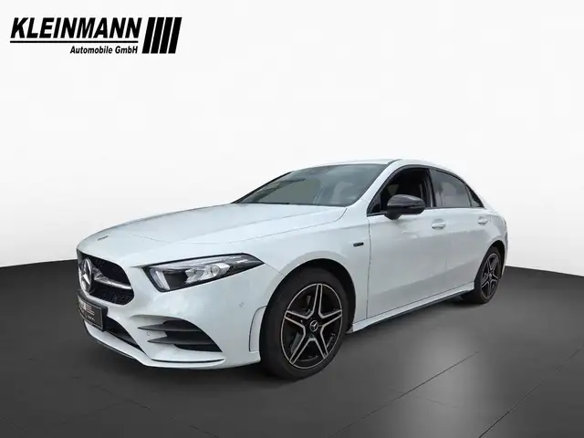 Mercedes-Benz A 250 e PHEV Limousine 8G DCT AMG Line