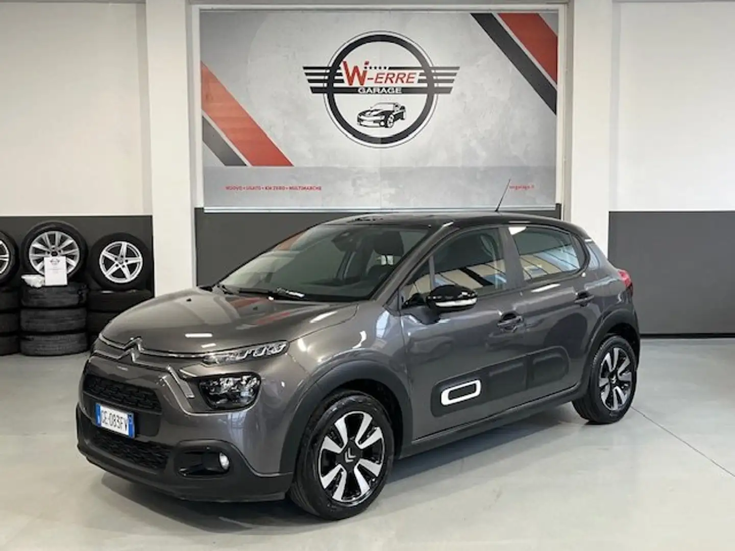 Citroen C3 C3 1.2 puretech Shine OK NEOPATENTATI Grijs - 1