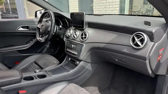 Mercedes-Benz Cla view 14