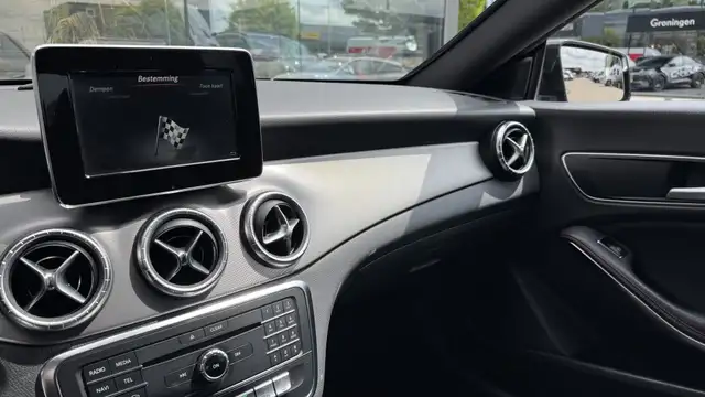 Mercedes-Benz Cla view 16
