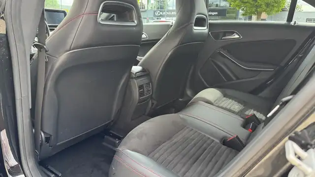 Mercedes-Benz Cla view 10