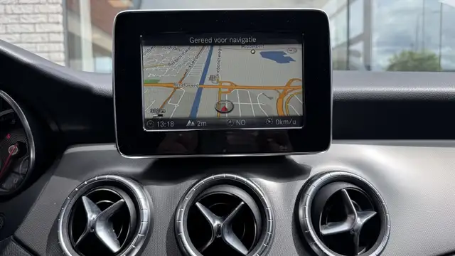 Mercedes-Benz Cla view 15