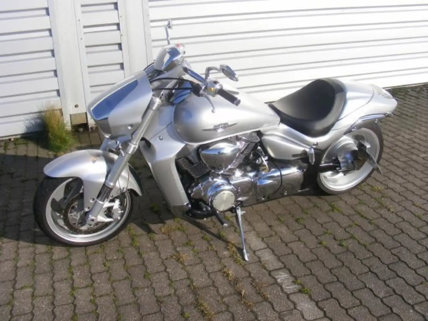 Suzuki VZR 1800 Intruder Silber - 2